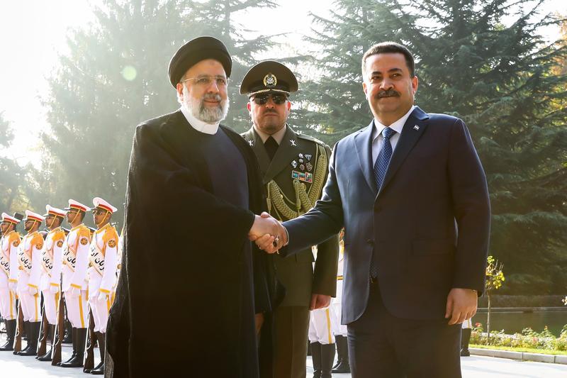 Premierul irakian Mohammed Shia' Al Sudani alaturi de presedintele iranian Ebrahim Raisi