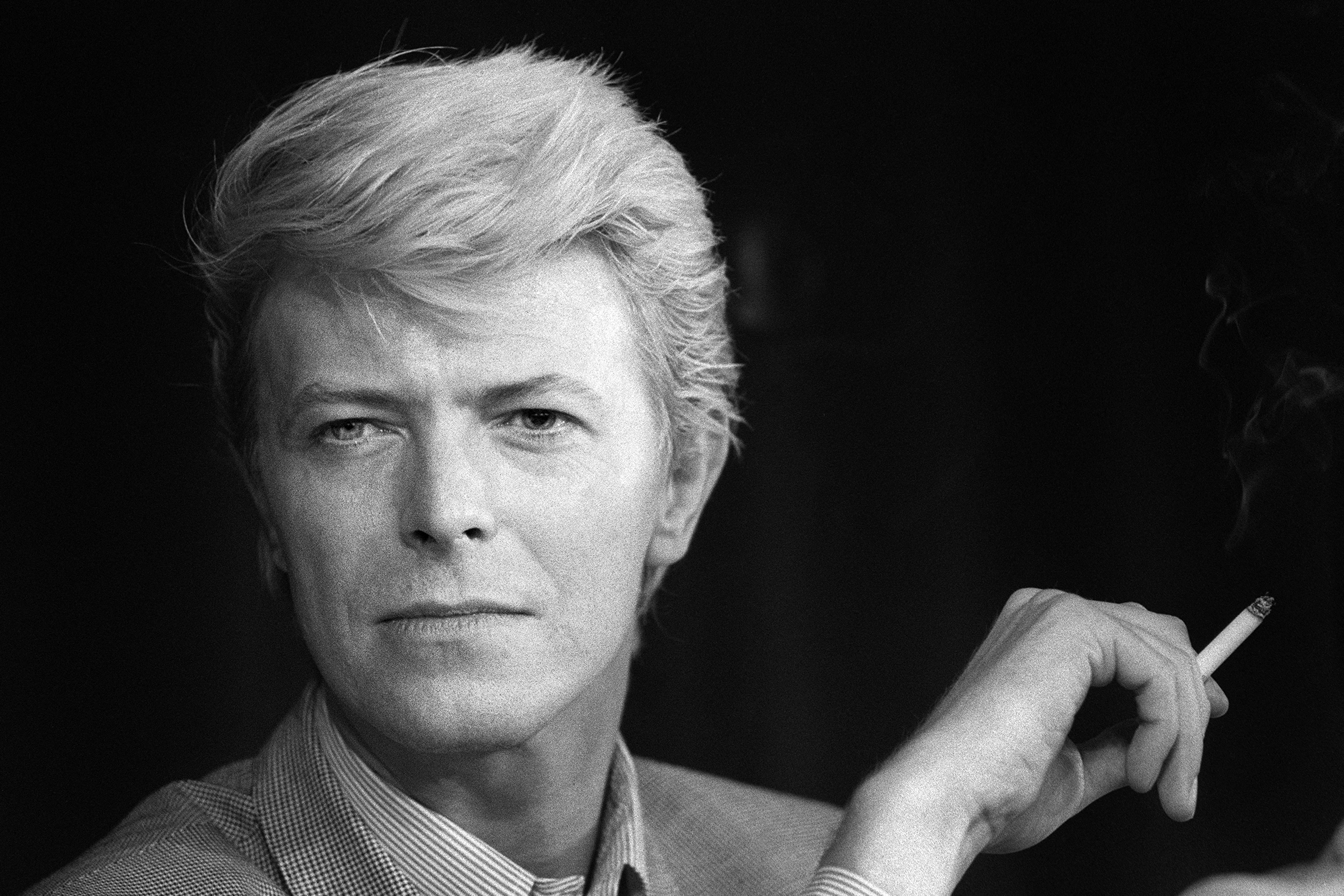 O ciornă cu versuri scrise de mână de David Bowie ar putea fi vândută cu 100.000 de lire sterline