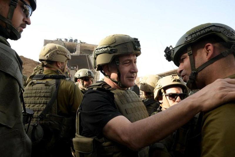 Benjamin Netanyahu în Fâșia Gaza, printre soldații israelieni