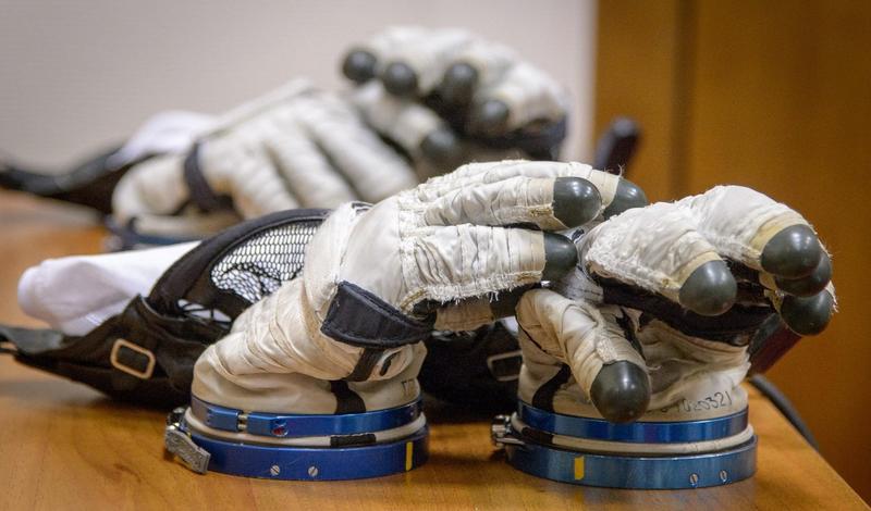 mănuși de astronaut