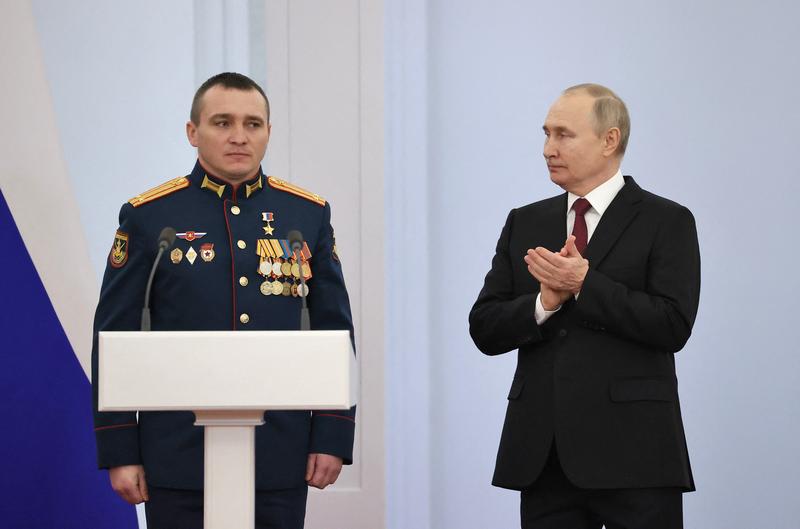 Vladimir Zavadski alaturi de la Vladimir Putin