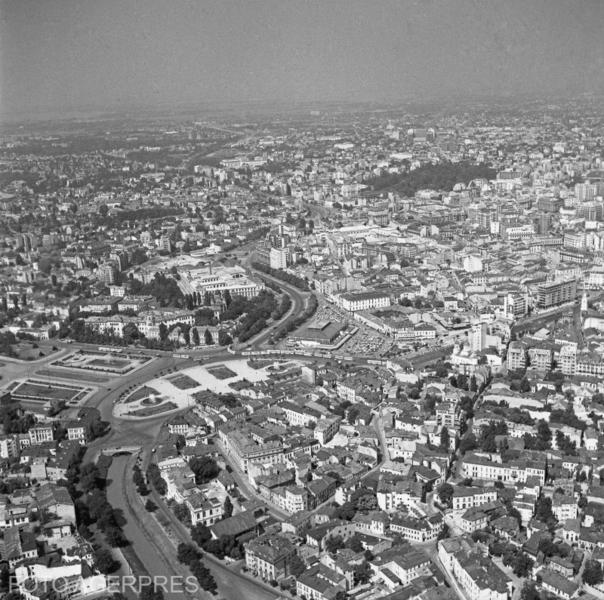 Imagine panoramică a Pieței Unirii din București (1959)