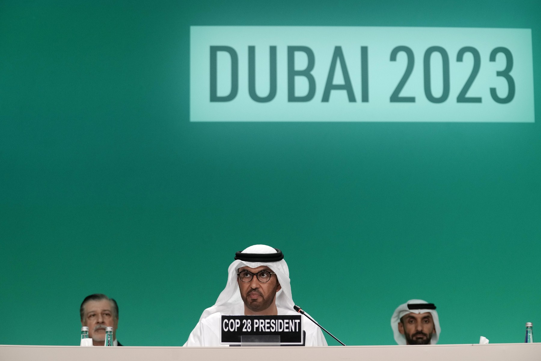 Şeful ONU şi preşedintele COP28 s-au contrat în privinţa viitorului combustibililor fosili / Emiratele Arabe, acuzate că s-au folosit de summit pentru a intermedia tranzacţii cu petrol şi gaze