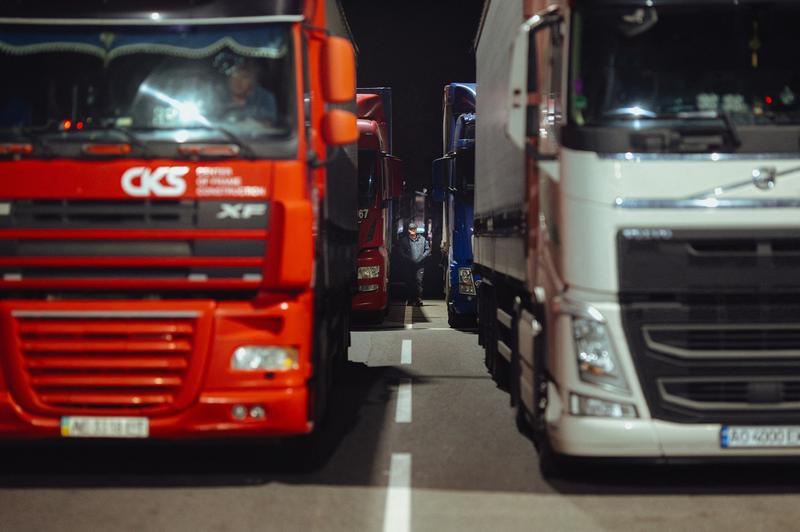 Camioane blocate la graniță