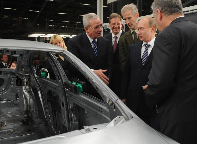 Vladimir Putin intr-o vizita la fabrica Volkswagen din Kaluga