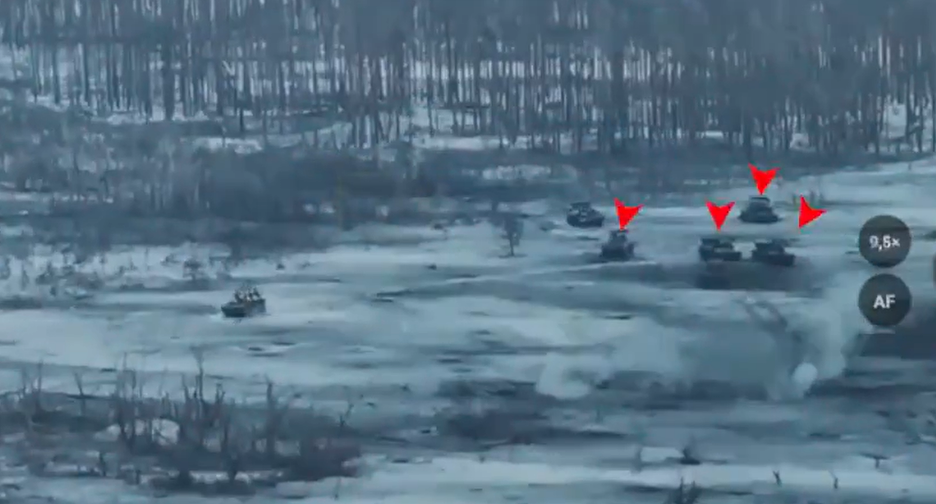 VIDEO Două blindate rusești au ieșit dintr-o pădure prin locul unde alte patru fuseseră distruse. Nu a durat mult până au avut aceeași soartă