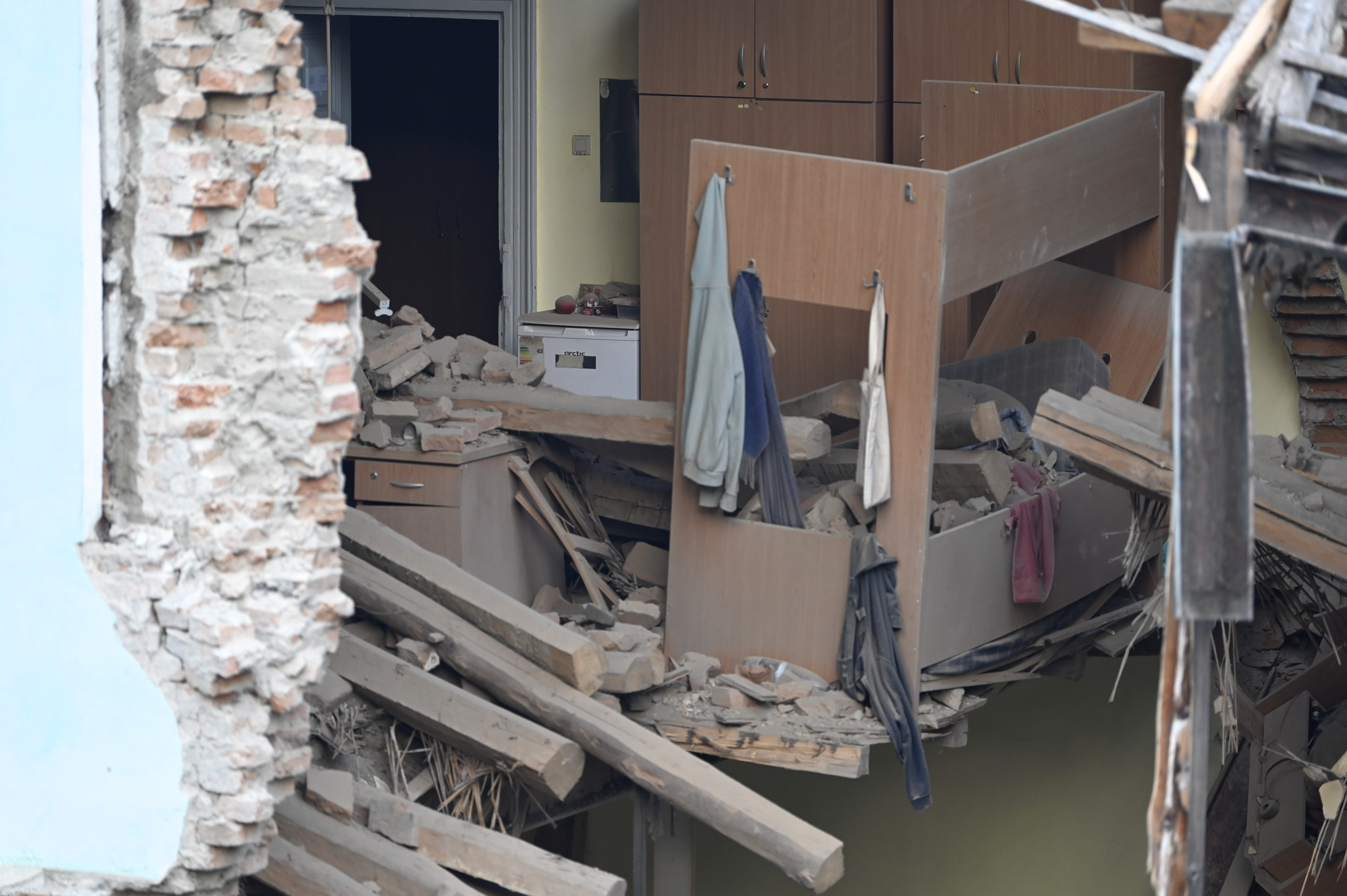 Tragedia de la internatul din Odorheiu Secuiesc: Eleva aflată în comă a decedat