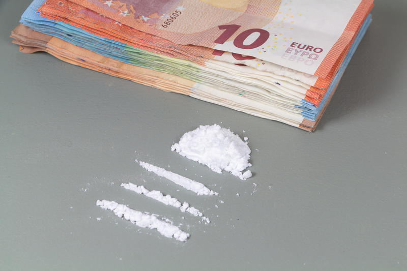 Cocaină și bancnote euro