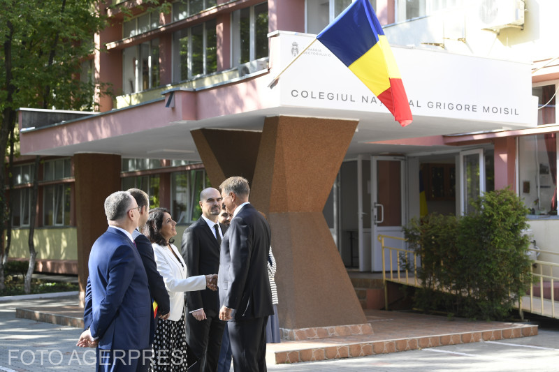 Clădirea unuia dintre cele mai bune licee din București trebuie demolată. Primar: „Pereții sunt crăpați, se vede prin ei” / Proiectul pentru Colegiul National „Grigore Moisil”