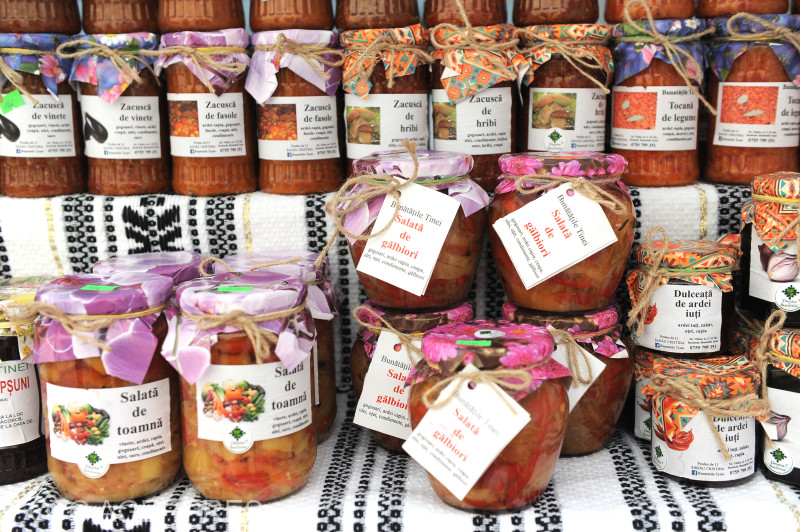 ANSVSA a controlat mii de unităţi din industria alimentară în zonele turistice. Au fost date amenzi de peste 2,2 milioane lei