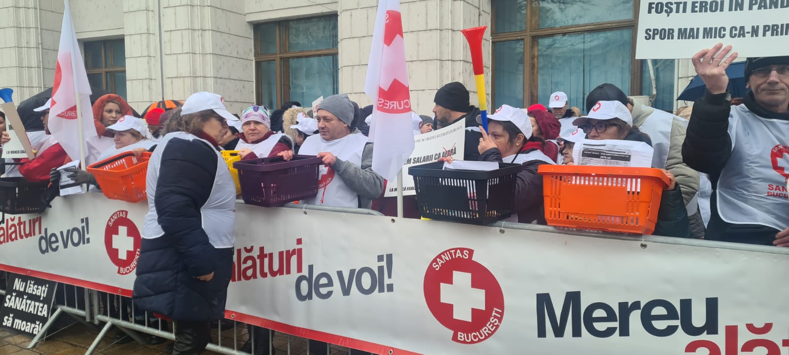 Sindicaliștii Sanitas anunţă că au convenit cu Guvernul creşterea cu 15% a salariilor de bază, în două tranşe
