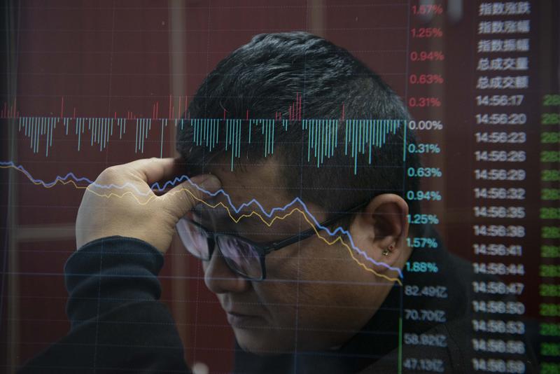 Bursele din China au luat-o rău la vale