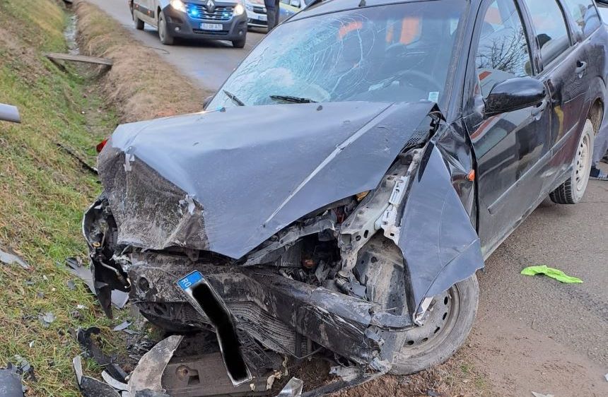 Accident groaznic în Gorj. Un bărbat a murit pe loc, lovit de un șofer care a proiectat un alt autoturism în mama victimei