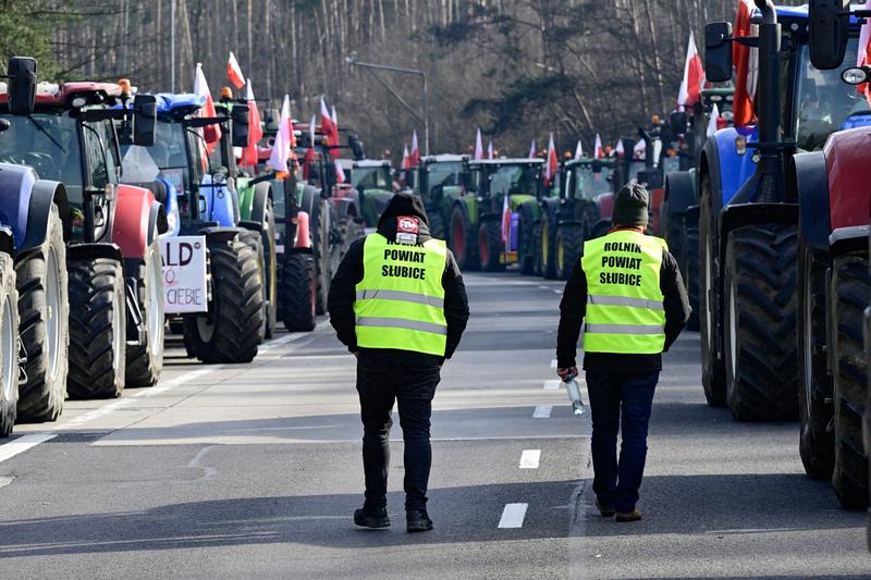 Fermierii polonezi au blocat autostrada A2 care trece in Germania