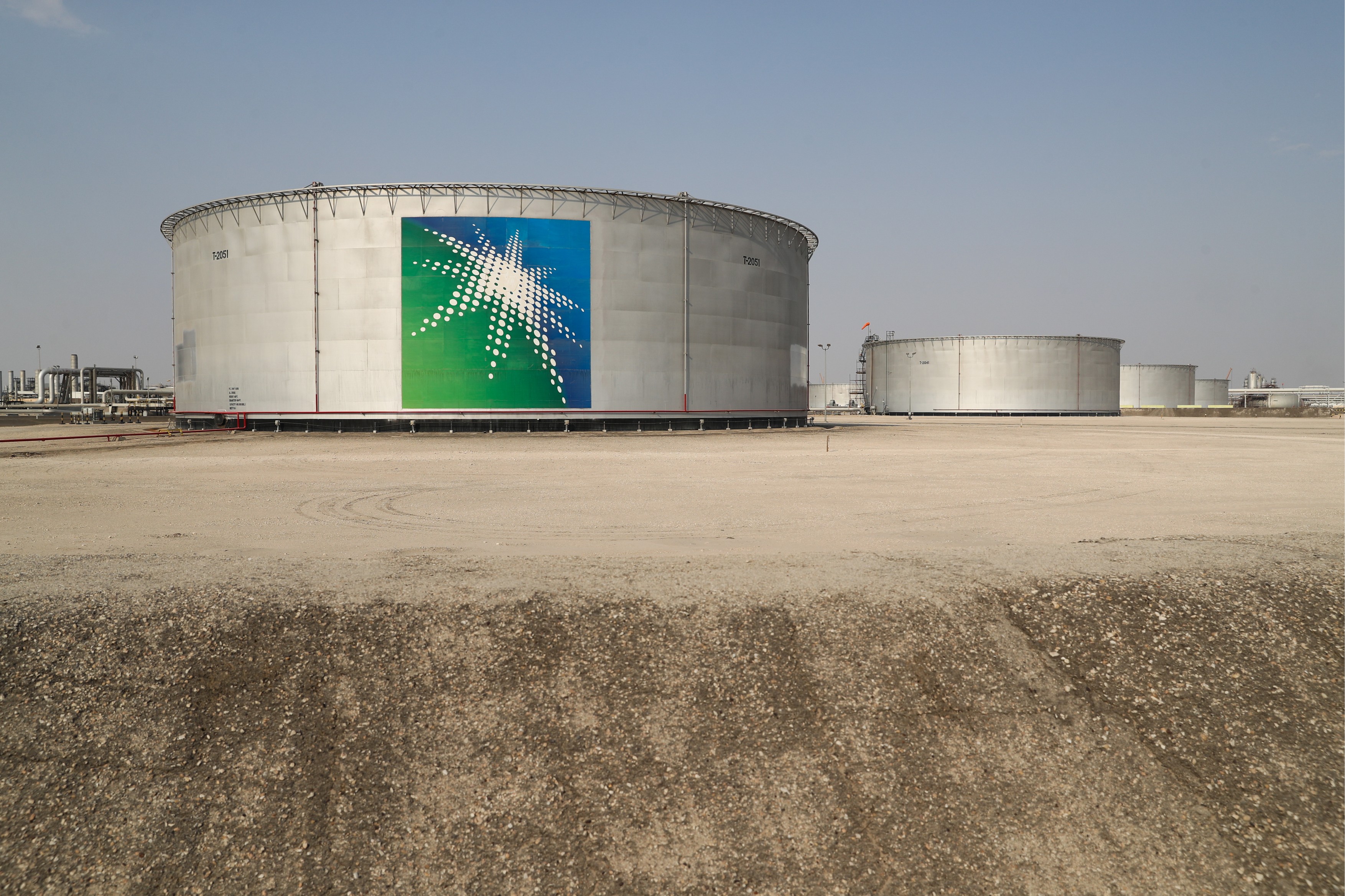 Profitul gigantului saudit Aramco a scăzut cu 25% anul trecut din cauza ieftinirii petrolului
