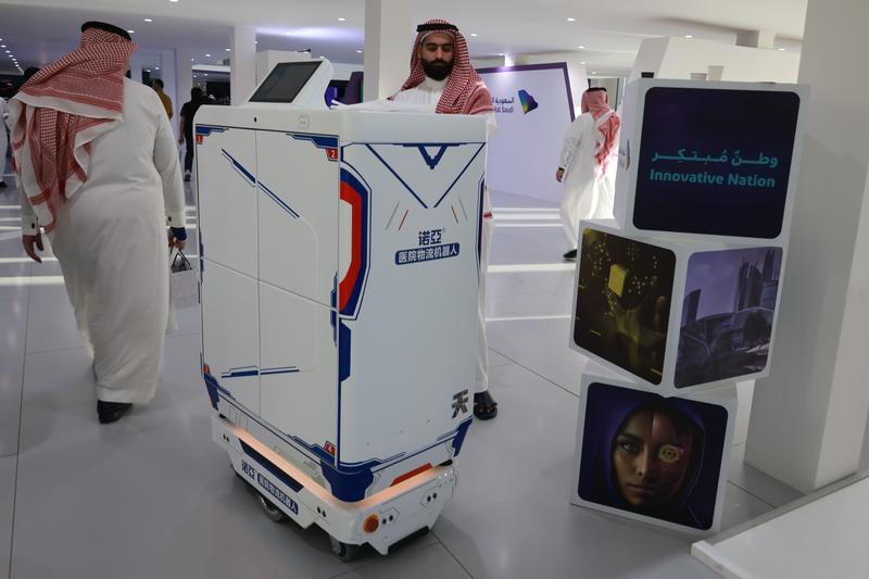 Arabia Saudita este una dintre tarile care investeste puternic in robotica