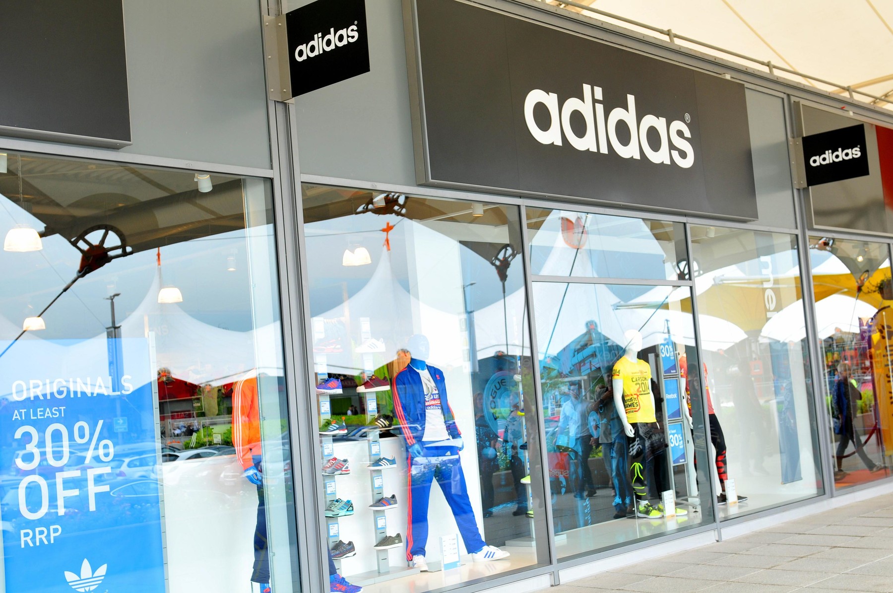 Adidas a raportat o pierdere anuală pentru prima oară după mai bine de 30 de ani