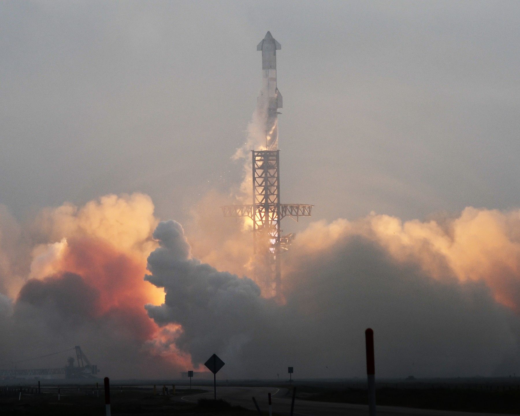 Metoda SpaceX - De ce a treia lansare Starship a fost o reușită, chiar dacă s-a terminat tot cu explozii