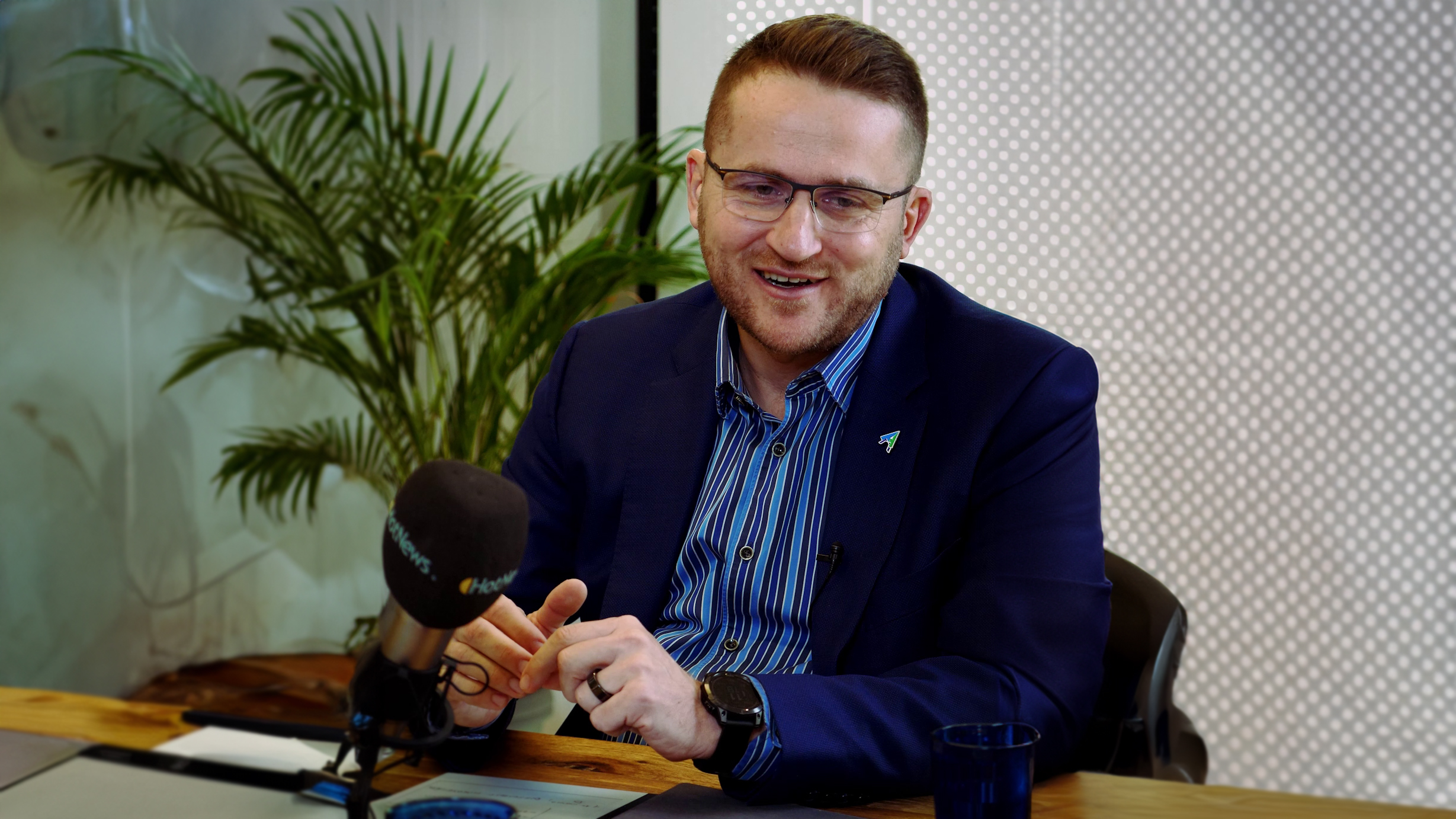 PODCAST „Frumusețea în România este că încă mai e totul de făcut”. Dan Ștefan, cofondator Autonom, despre mașini electrice, asigurări și tehnologie sau despre cum l-a ajutat să citească azi ziarul de mâine