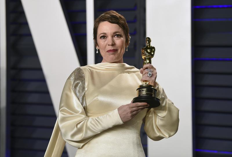Olivia Colman cu statueta Oscar castigata in 2019