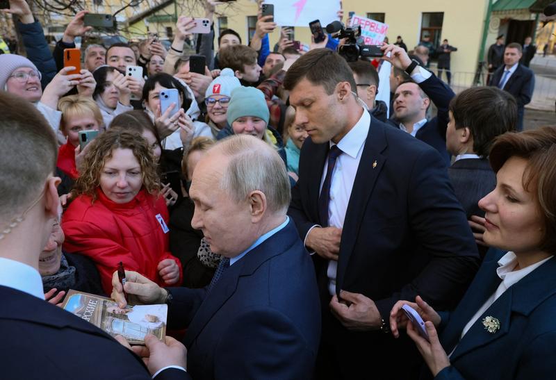 Vladimir Putin in timpul vizitei sale la Torzhok