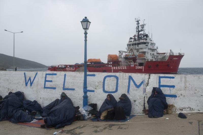 Migranti salvati de o nava a Pazei de Coasta a Greciei