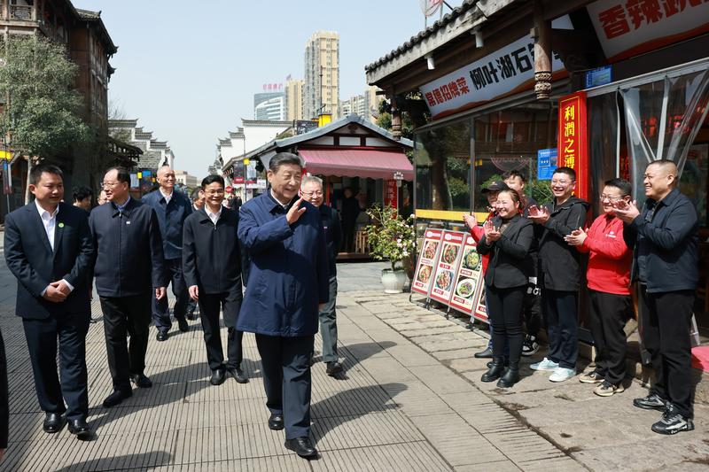 Xi Jinping in timpul unei „vizite de lucru”