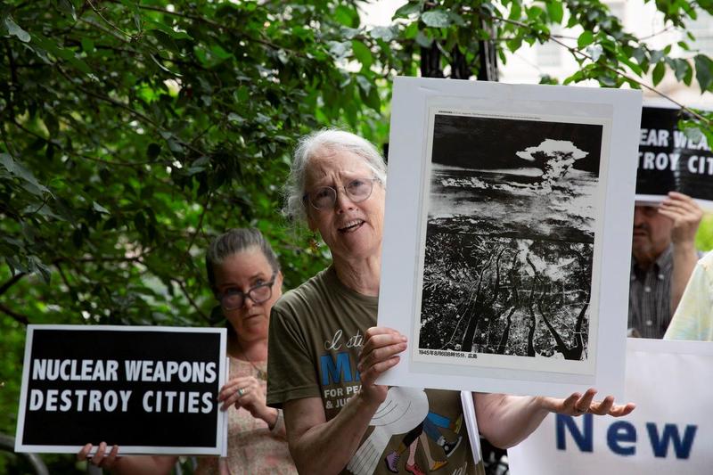 Protest la New York pentru abolirea armelor nucleare