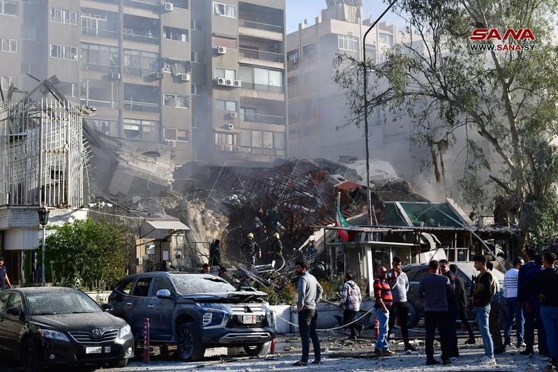 Clădirea diplomatică iraniană din Damasc, după atacul atribuit Israelului