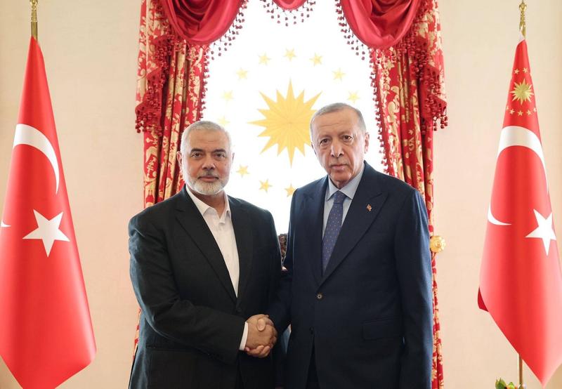 Recep Tayyip Erdogan l-a primit la Istanbul pe liderul Hamas, Ismail Haniyeh