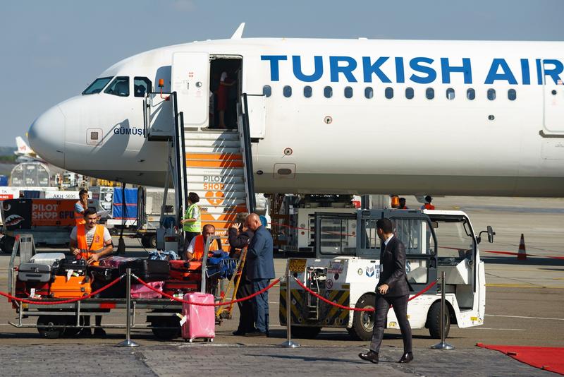 Imbarcare intr-un avion al Turkish Airlines