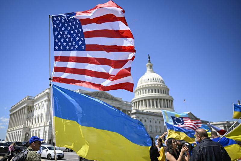 Camera Reprezentanților a votat sâmbătă ajutorul militar destinat Ucrainei 
