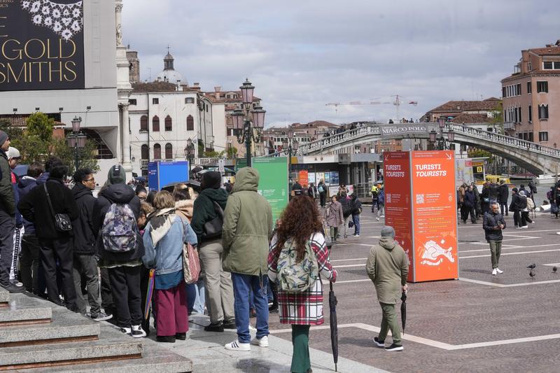 Turiștii trebuie să plătească pentru a intra în Veneția în zilele aglomerate