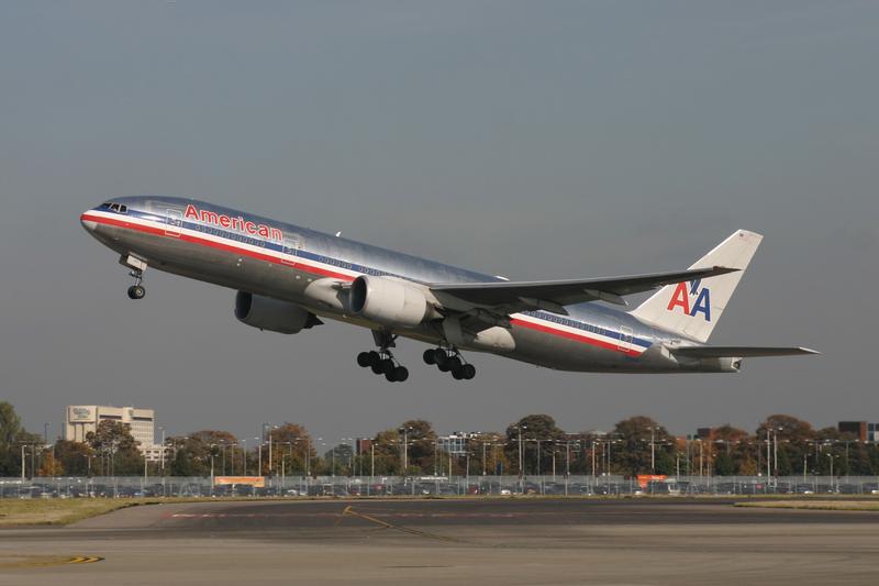 avion al companiei American Airlines 