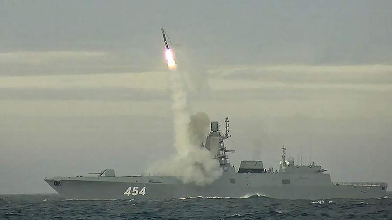 lansarea unei rachete Zircon de pe frgata Amiral Gorskov