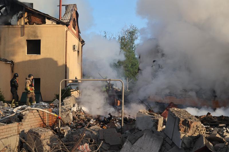 Rușii bombardează orașul Harkov