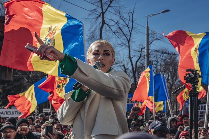 Chișinău, Republica Moldova - 12 martie 2023: Marina Tauber, vicepreședinte al Partidului Șor, la un protest antiguvernamental. 
