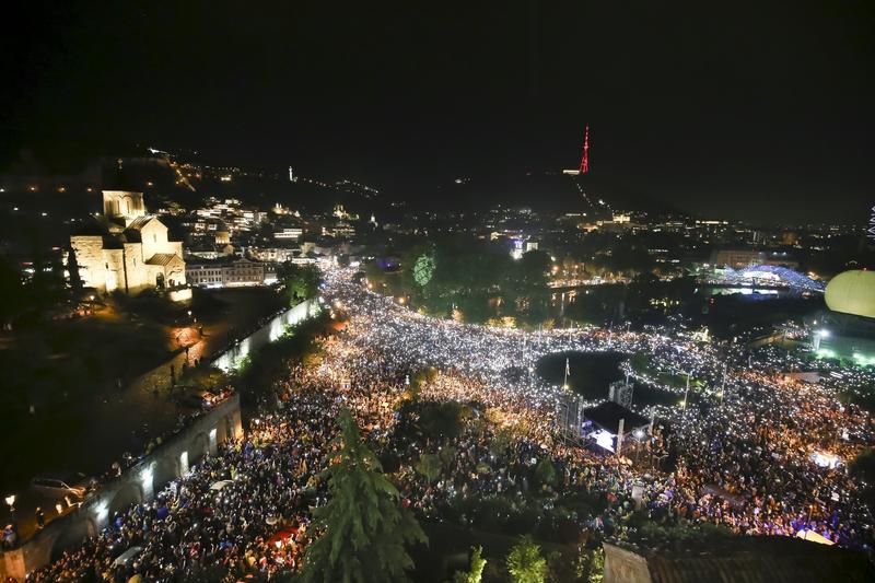 Miting de protest împotriva „legii rusești” în Tbilisi, Georgia, sâmbătă, 11 mai 2024.
