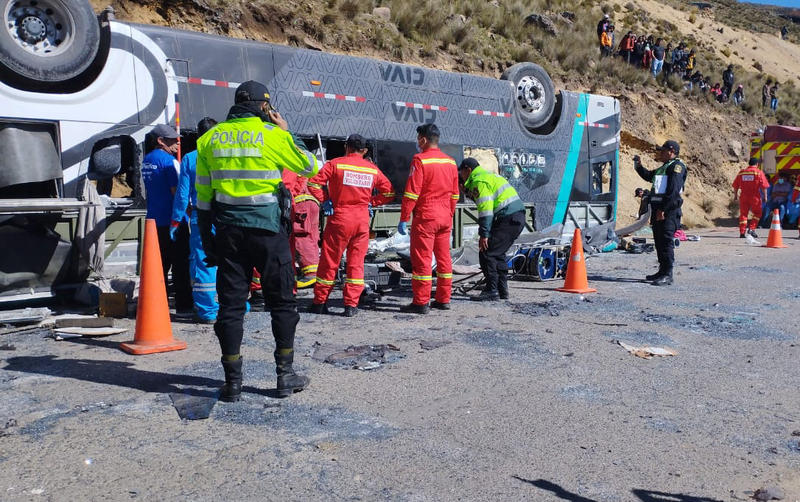 Un autobuz a căzut într-o prăpastie în Peru