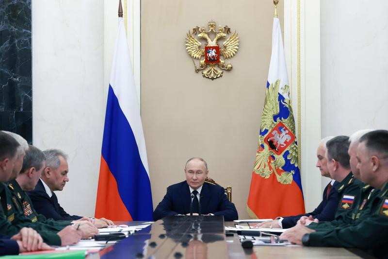 Președintele rus Vladimir Putin, în timpul unei întâlniri cu comandanții districtelor militare, la Kremlin, Moscova, Rusia, miercuri 15 mai 2024. Prima astfel de întâlnire după înlocuirea lui Serghei Șoigu la Ministerul Apărării 