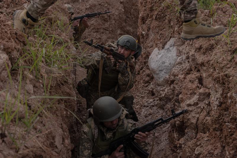 Soldații Brigăzii ucrainene 22, în regiunea Donețk, pe 17 mai 2024
