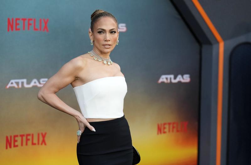 Jennifer Lopez la premiera filmului Atlas