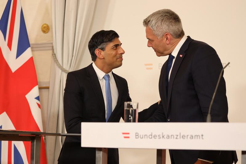 Premierul britanic Rishi Sunak, alături de cancelarul autriac Karl Nehammer, la Viena, Austria 21 mai 2024.