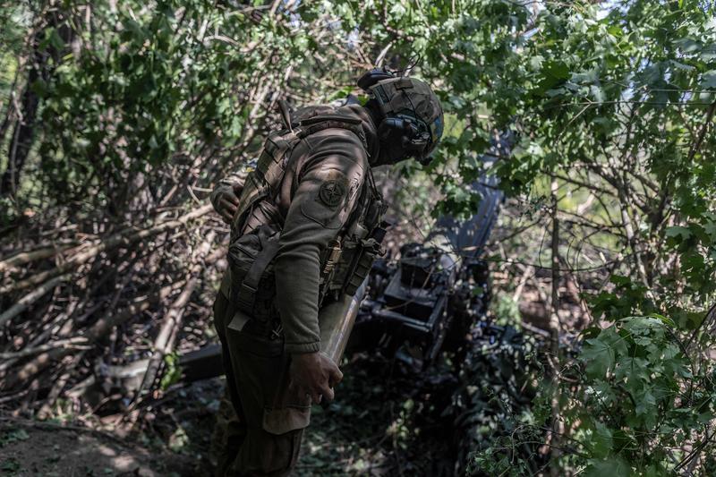 Soldat ucrainean pe frontul din kremina, regiunea Donețk