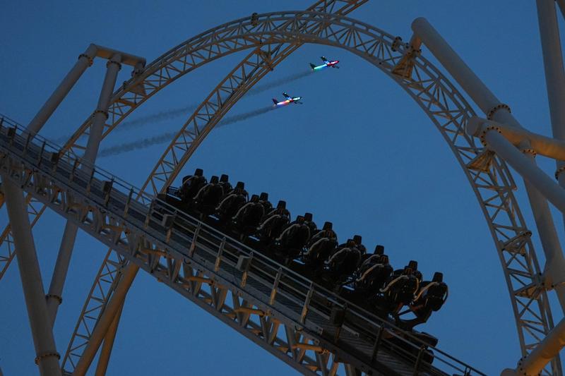Petrecere VIP la rollercoasterul Hyperia înainte de inaugurarea oficială