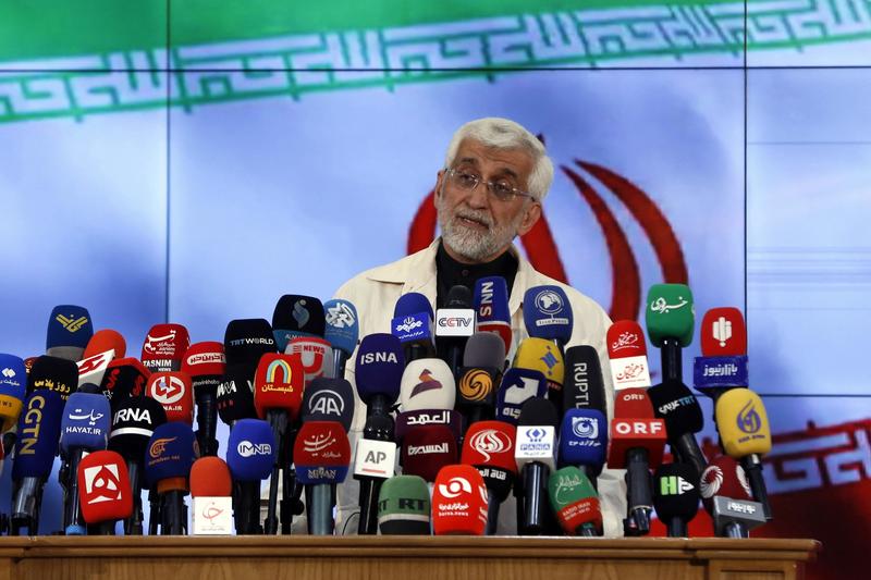 Saeed Jalili susține o conferință de presă după ce și-a înregistrat candidatura pentru alegerile prezidențiale din Iran. Teheran, 30 mai 2024. 