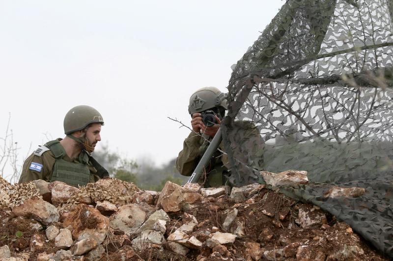 Soldați israelieni la granița cu Gaza