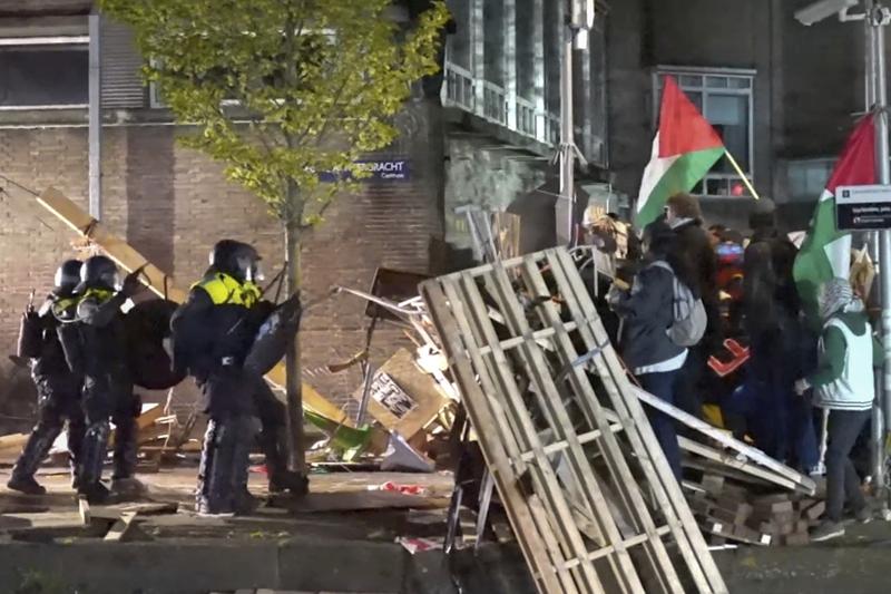 Ciocniri cu Poliția la o demonstrație pro-palestiniană la Universitatea din Amsterdam