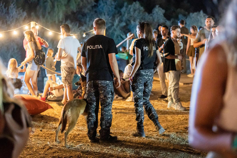 Polițiști la un festival de muzică de la malul Mării Negre