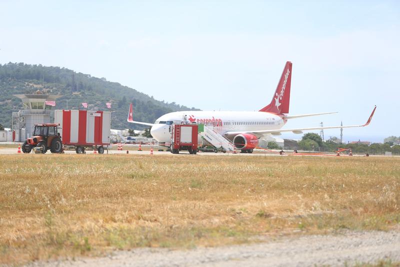 Avionul Boeing implicat in incidentul de la aterizarea pe aeroportul din Antalya